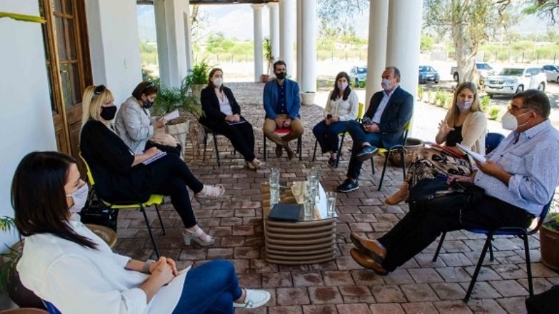 Primera reunión paritaria entre el Gobierno y gremios docentes