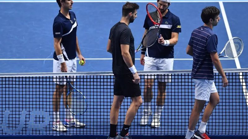 El argentino Zeballos juega la “semi” de dobles en Londres