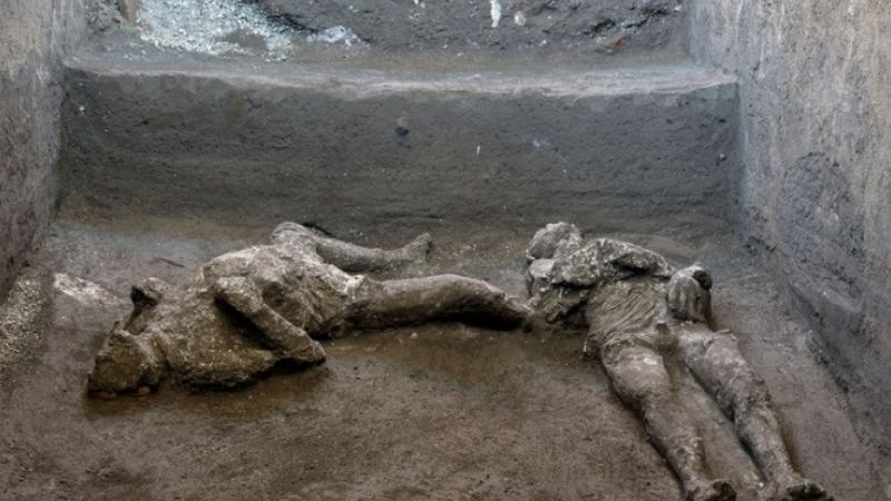 Descubren restos intactos de dos hombres que murieron por la erupción del Vesubio