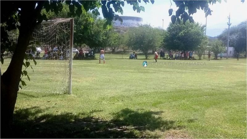Increíble: 200 personas desalojadas en un torneo de fútbol