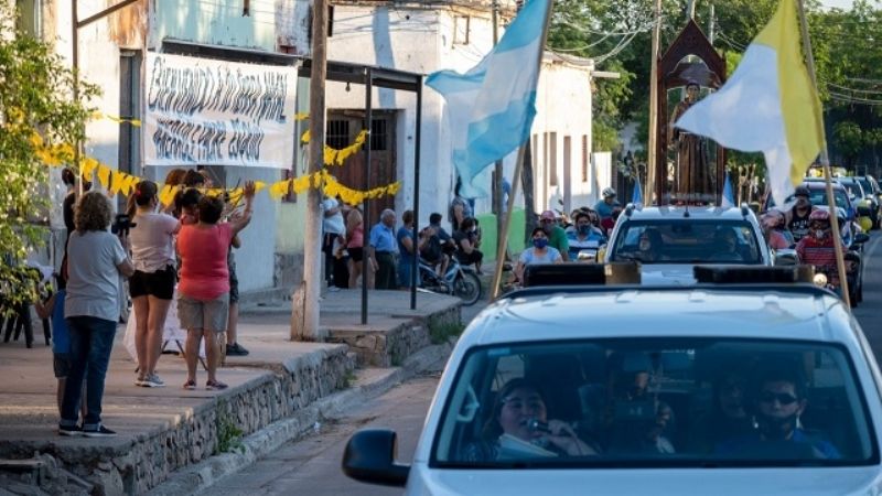 Emotivo recibimiento y entronización  de la imagen de Esquiú en la casa natal