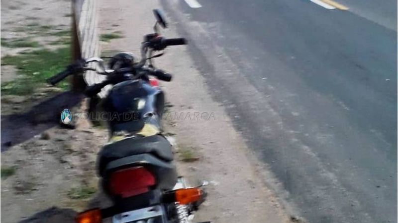 Un hombre y una mujer se cayeron de la moto en Fray Mamerto Esquiú