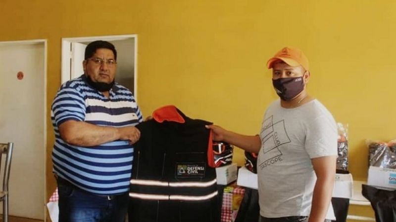 Defensa Civil de Fiambalá recibió indumentaria y calzado