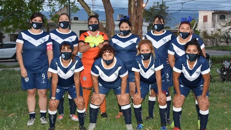 Con homenaje a Maradona se inició el Fútbol 5 Femenino