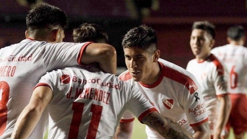 Independiente venció a Colón y pasan los dos; ganó Racing