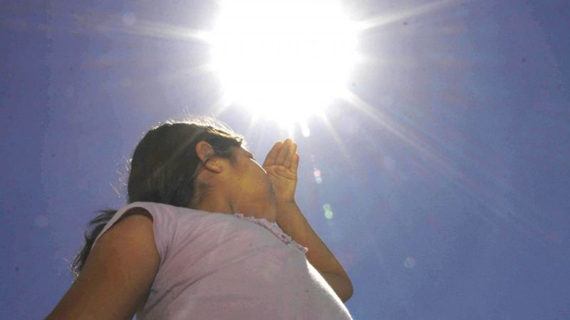 Cómo evitar los golpes de calor en niños y niñas