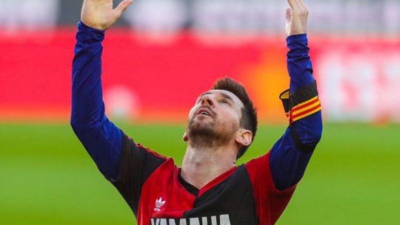 La Liga sancionará a Barcelona por el homenaje de Messi a Maradona