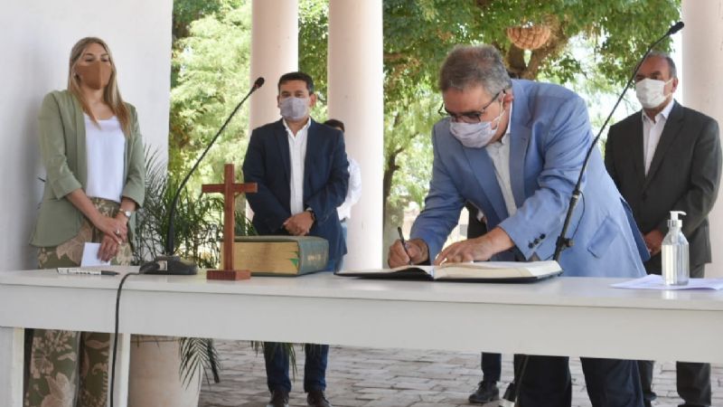 Asumió la nueva ministra de Educación