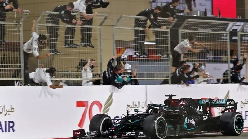 Hamilton estrenó su título con otro triunfo en la F1