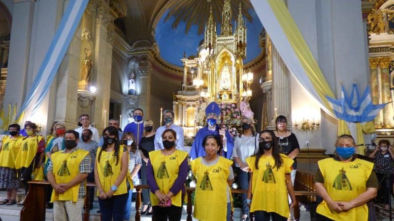 Homenaje de los medios de comunicación social