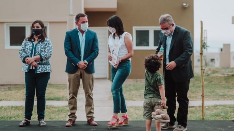 Se entregan 50 nuevas viviendas en Valle Chico