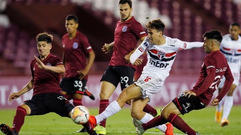 Lanús, Defensa y Vélez juegan por la Copa Sudamericana
