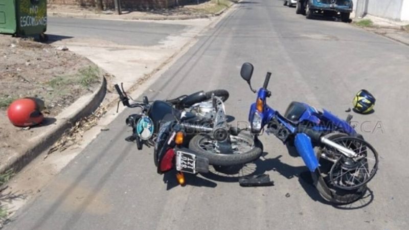 Chocaron dos motos