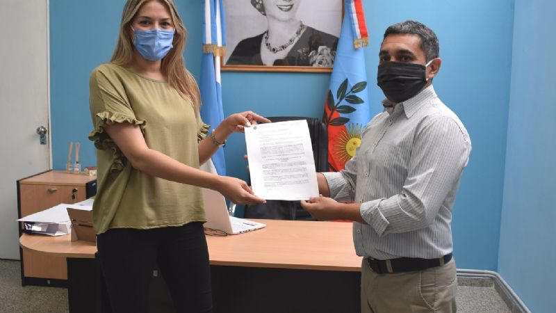 Alumna de la Residencia Universitaria es primera escolta en Ciencias Económicas