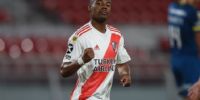 EL URUGUAYO De la Cruz, fue una de las figuras en River.