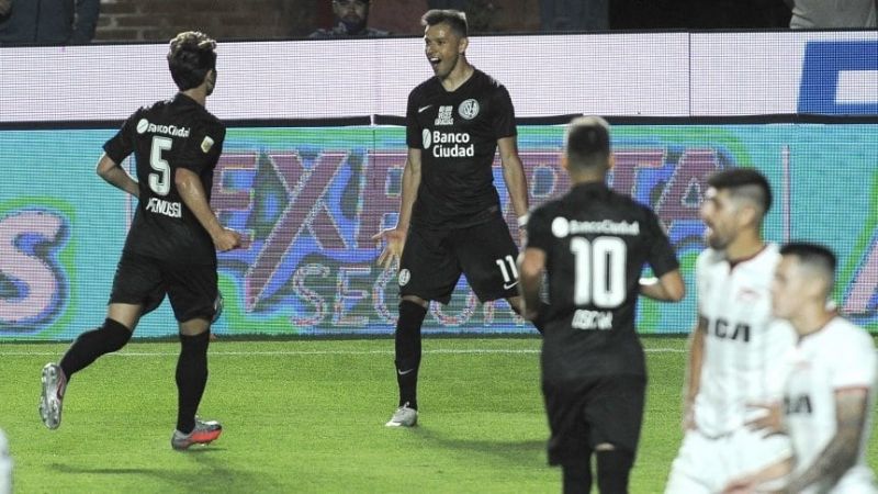 Con los “pies” de los Romero, San Lorenzo llegó a la cima