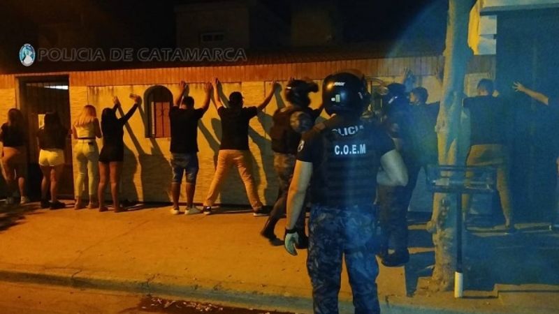 Desalojan más fiestas privadas: ahora en Capital y Fray Mamerto Esquiú