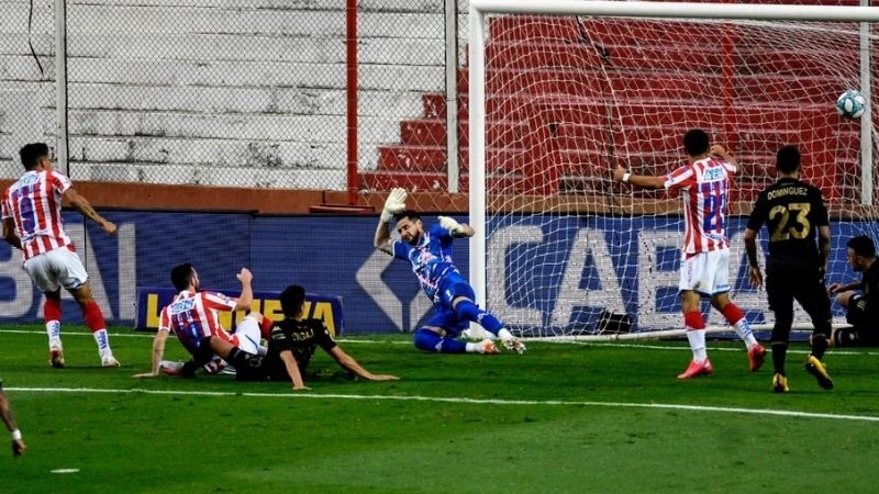 Atlético líder invicto, Unión ganador y Racing último