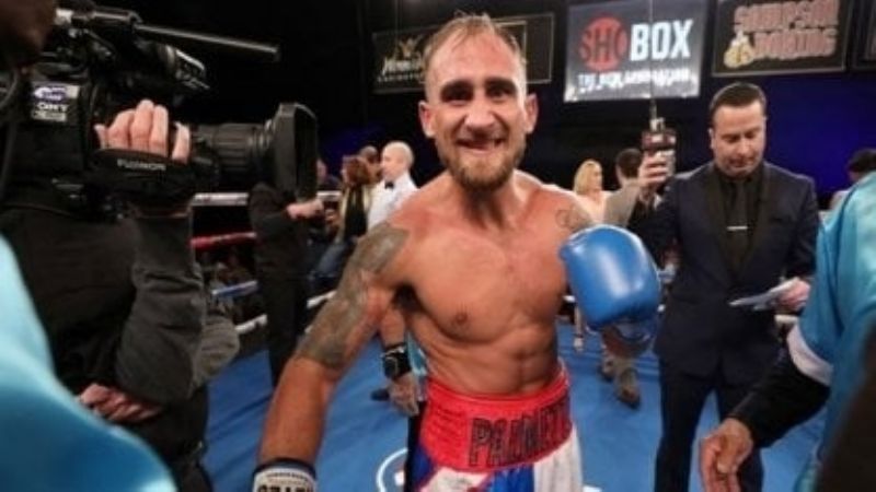 Palmetta ganó por KO técnico y es campeón welter