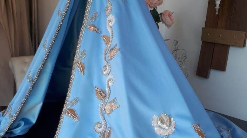 Continúa el bordado virtual de un manto para la Virgen