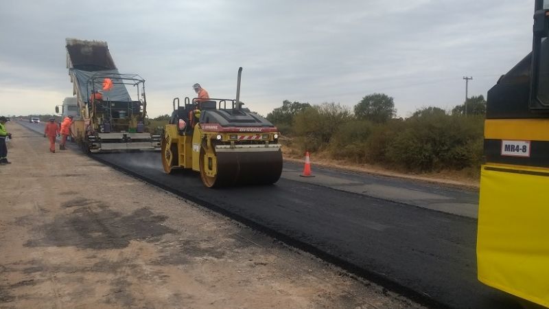 A buen ritmo avanza a la repavimentación de la Ruta 60