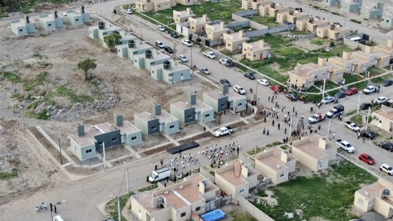 Jalil entregó 50 nuevas viviendas en Valle Chico
