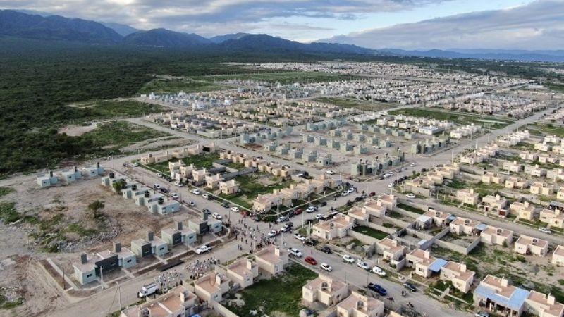 Jalil entregó 50 nuevas viviendas en Valle Chico
