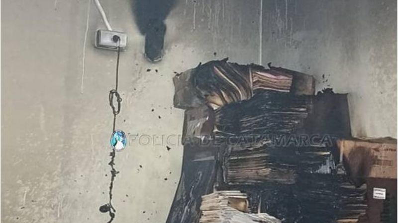 Cortocircuito provocó un incendio en aula del “Zambonini”