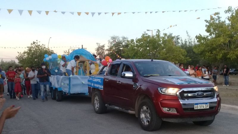 Con una caravana celebraron a la Virgen del Valle en Pomán