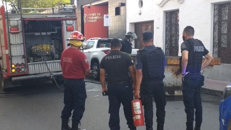 Prendieron fuego un contenedor en pleno centro y causó alarma
