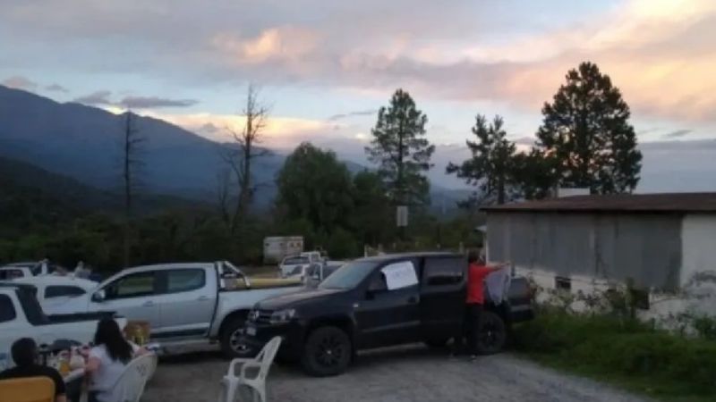 Sigue el corte que impide acceso a Aconquija desde Tucumán