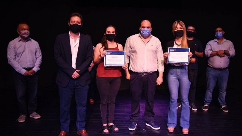 Escuela de Emprendedores ya  tiene sus primeros egresados