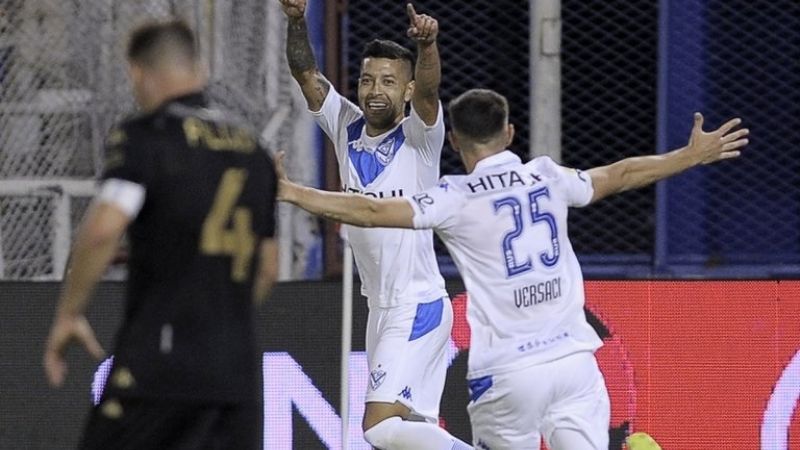 Vélez se lo dio vuelta a Racing y le ganó 2 a 1