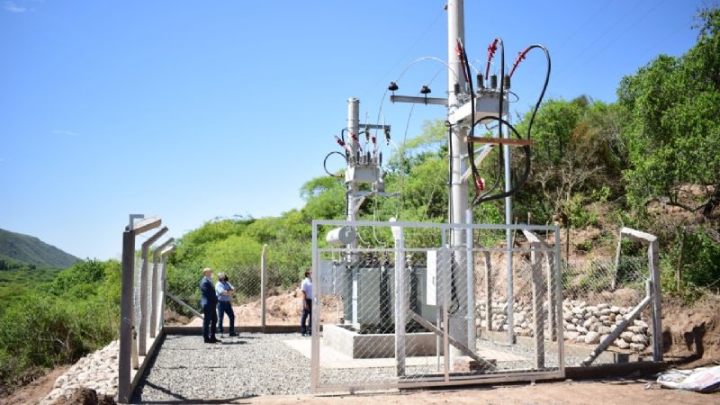 Avanza la obra que permitirá mejorar el servicio eléctrico en Las Juntas
