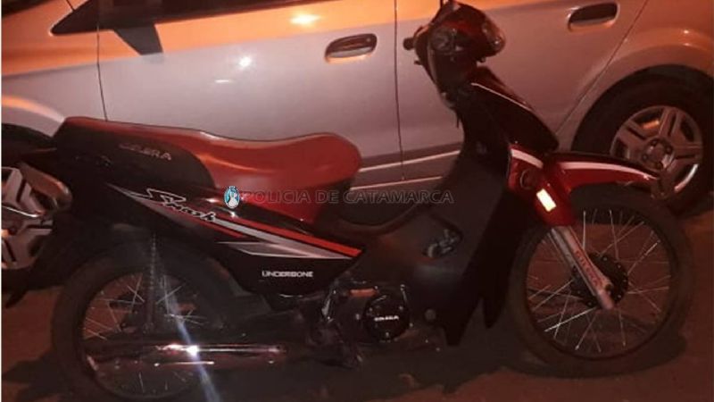 Herido empujaba su moto y tenía un cuchillo en el bolsillo