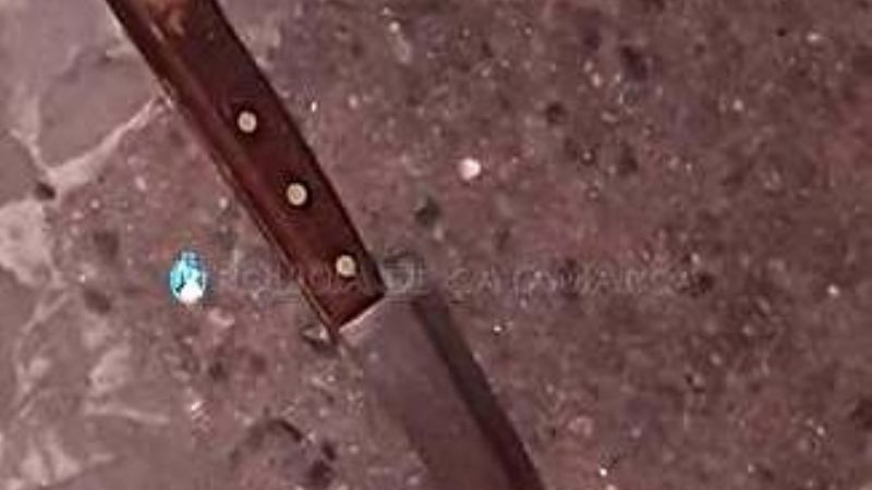 Herido empujaba su moto y tenía un cuchillo en el bolsillo