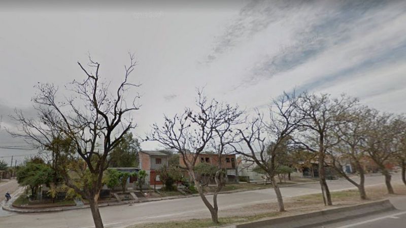 Denuncian que una mujer "cambió" a su hija de 14 años por un cajón de pollos