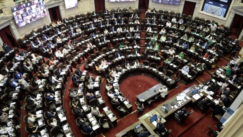 El radicalismo presentó un proyecto para evitar la suspensión de las PASO