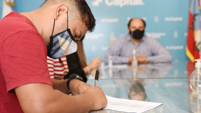 Capital firmó nuevos proyectos de Empleo Independiente
