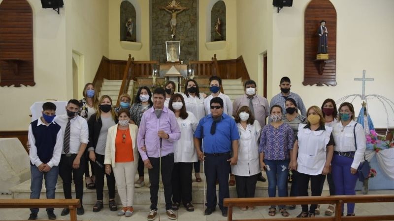 Traducen la historia de la parroquia de Pomán y estaciones del Vía Crucis al braille