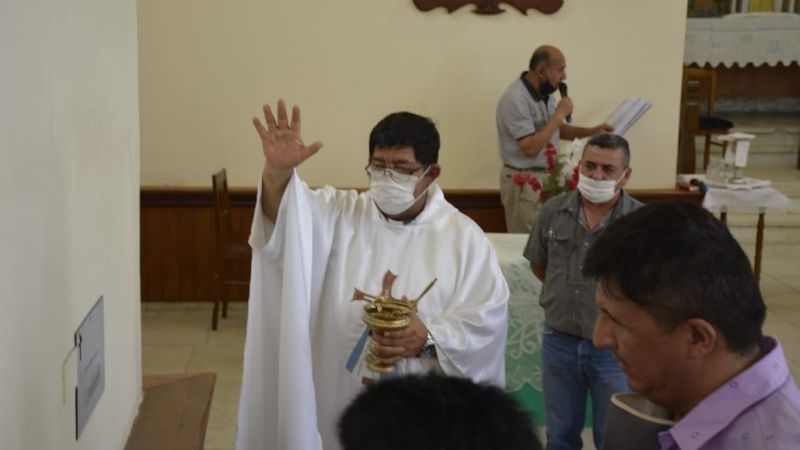 Traducen la historia de la parroquia de Pomán y estaciones del Vía Crucis al braille
