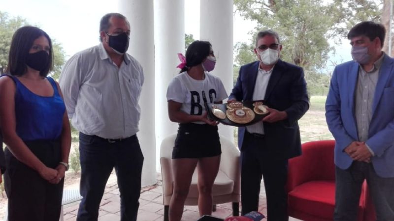 Jalil recibió a la campeona mundial Nazarena "Capricho" Romero