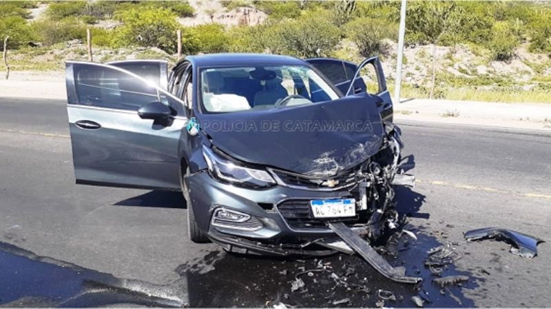 Tres vehículos involucrados en un accidente