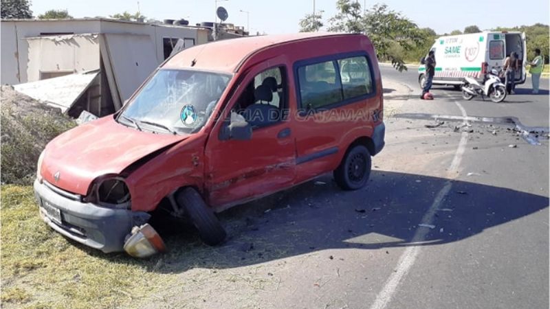 Tres vehículos involucrados en un accidente
