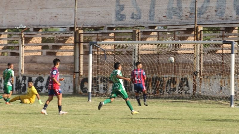 San Martín goleó 4-0 a Obreros, con vistas al TRFA