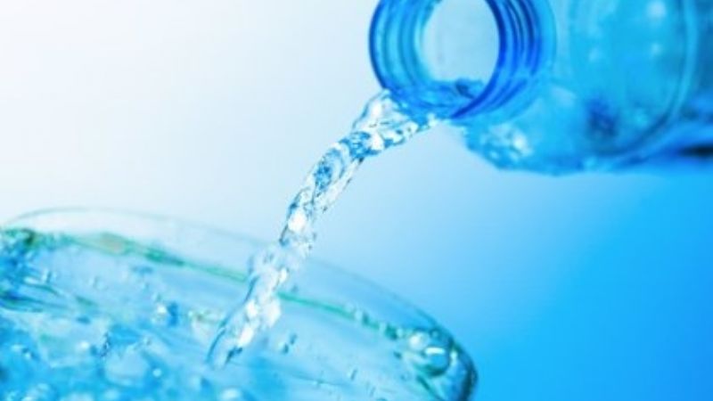 Prohíben una solución de dióxido de cloro y un agua alcalina
