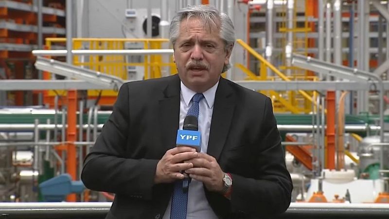 Fernández comparó el "daño" que Macri le hizo a YPF con el de la dictadura