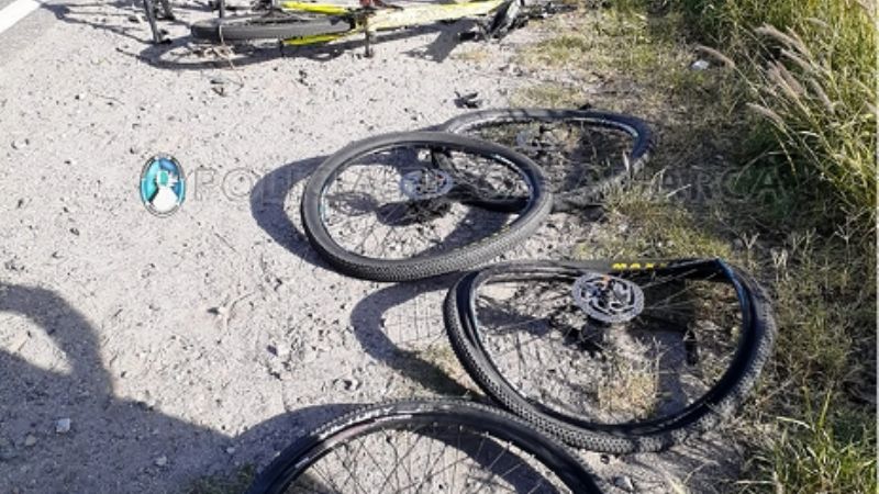 Se le cayeron tres bicicletas