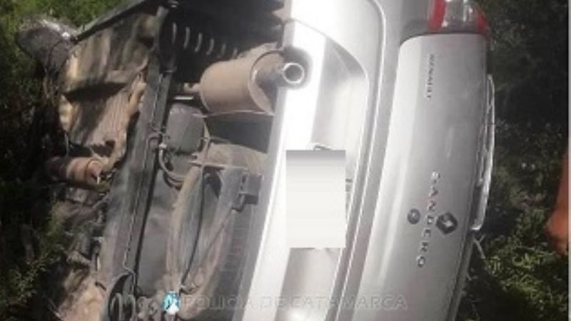 Volcó un auto con cuatro ocupantes en FME