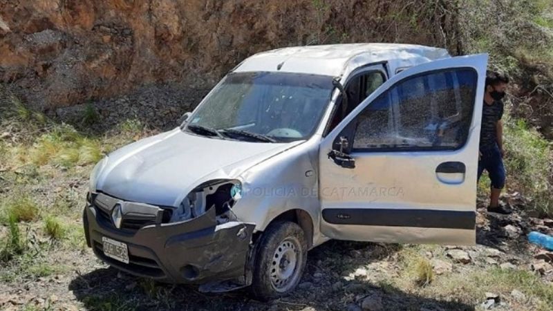 Dos vuelcos en la Ruta 60